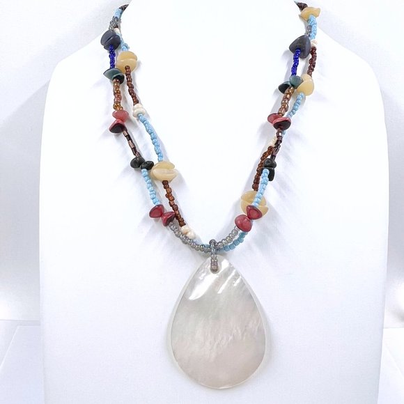 NWOT – Mother of Pearl Teardrop Pendant Seed Bead 16” Silver Tone Necklace - Picture 3 of 8